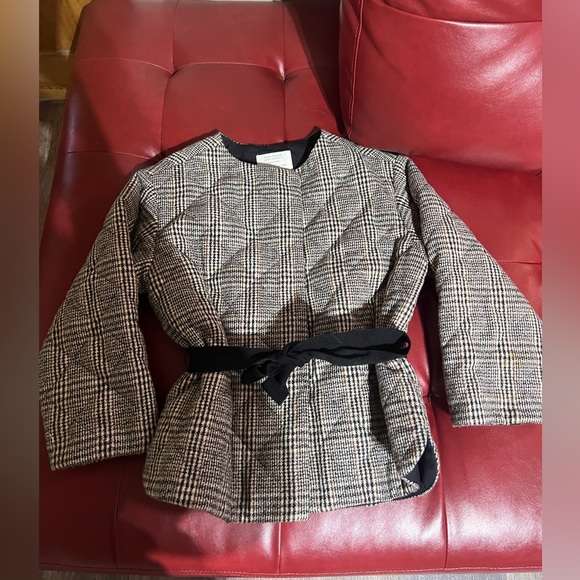 Zara - Picture 3 of 10